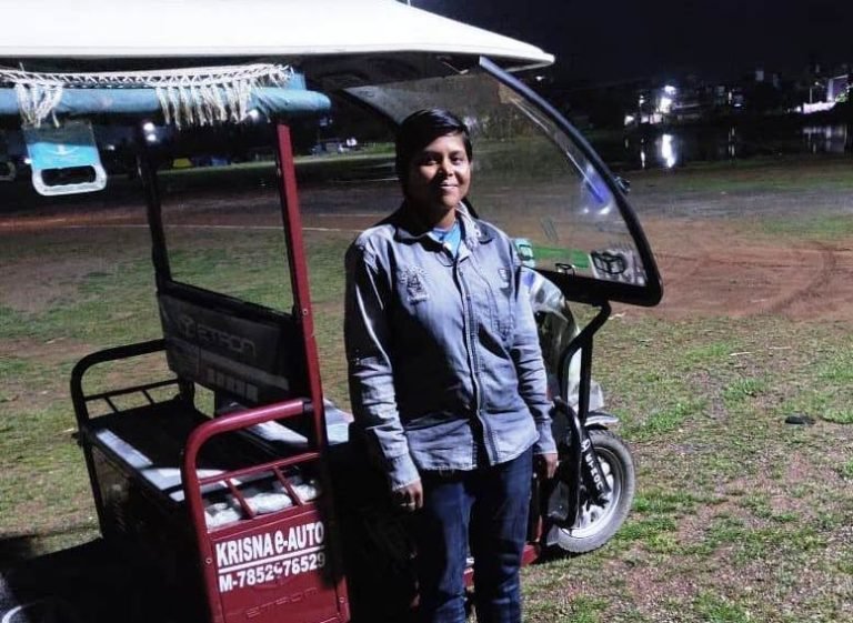 Sunita Nayak first e-rickshaw woman driver of Odisha State