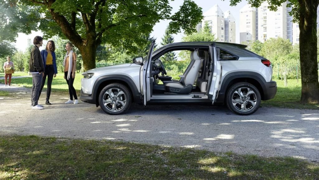 Mazda MX30 - Mazda goes electric with suicide doors