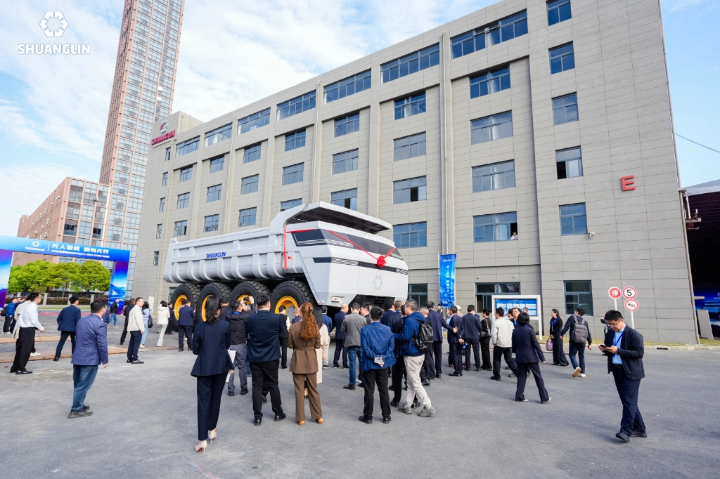 The Shuanglin K7, is a 250-tonne driverless mining truck launch event
