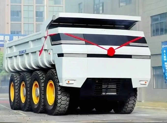 The Shuanglin K7, is a 250-tonne driverless mining truck
