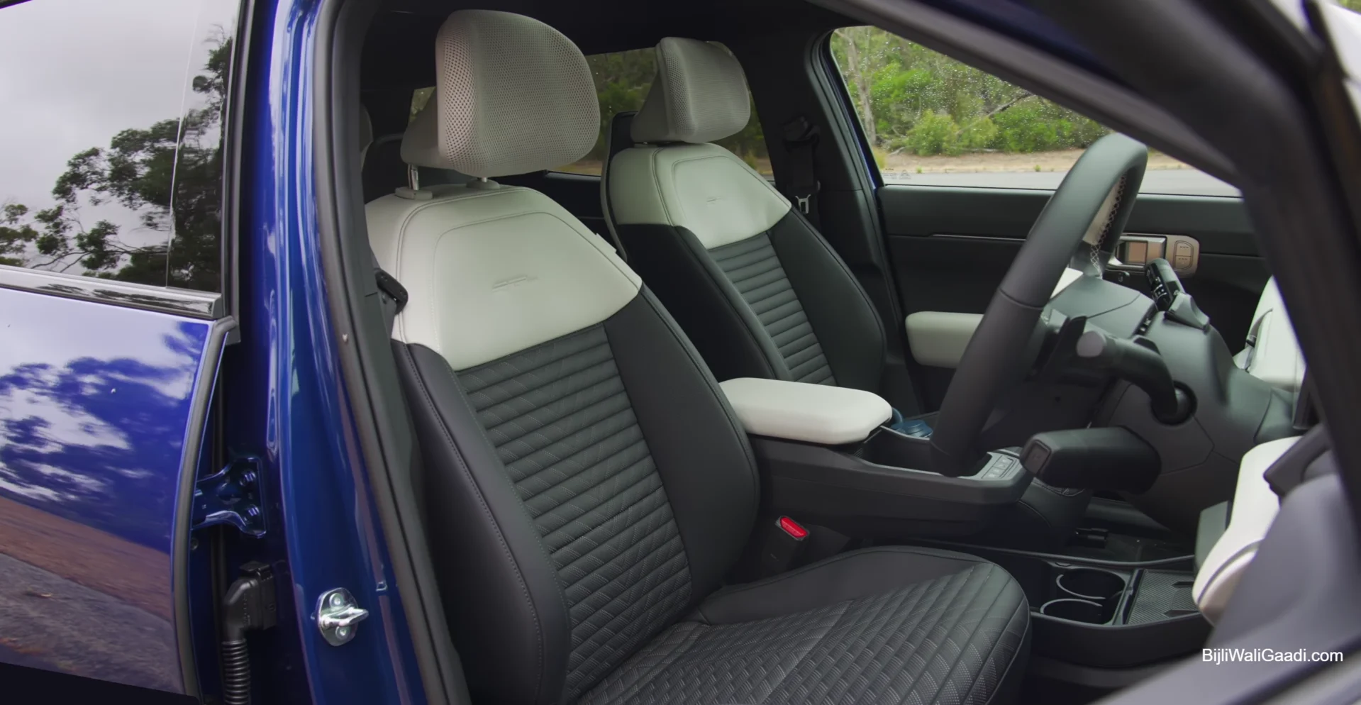 Kia EV4 Driver and Co-driver seat