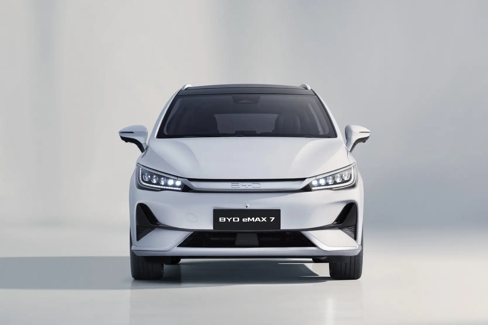 BYD eMax7