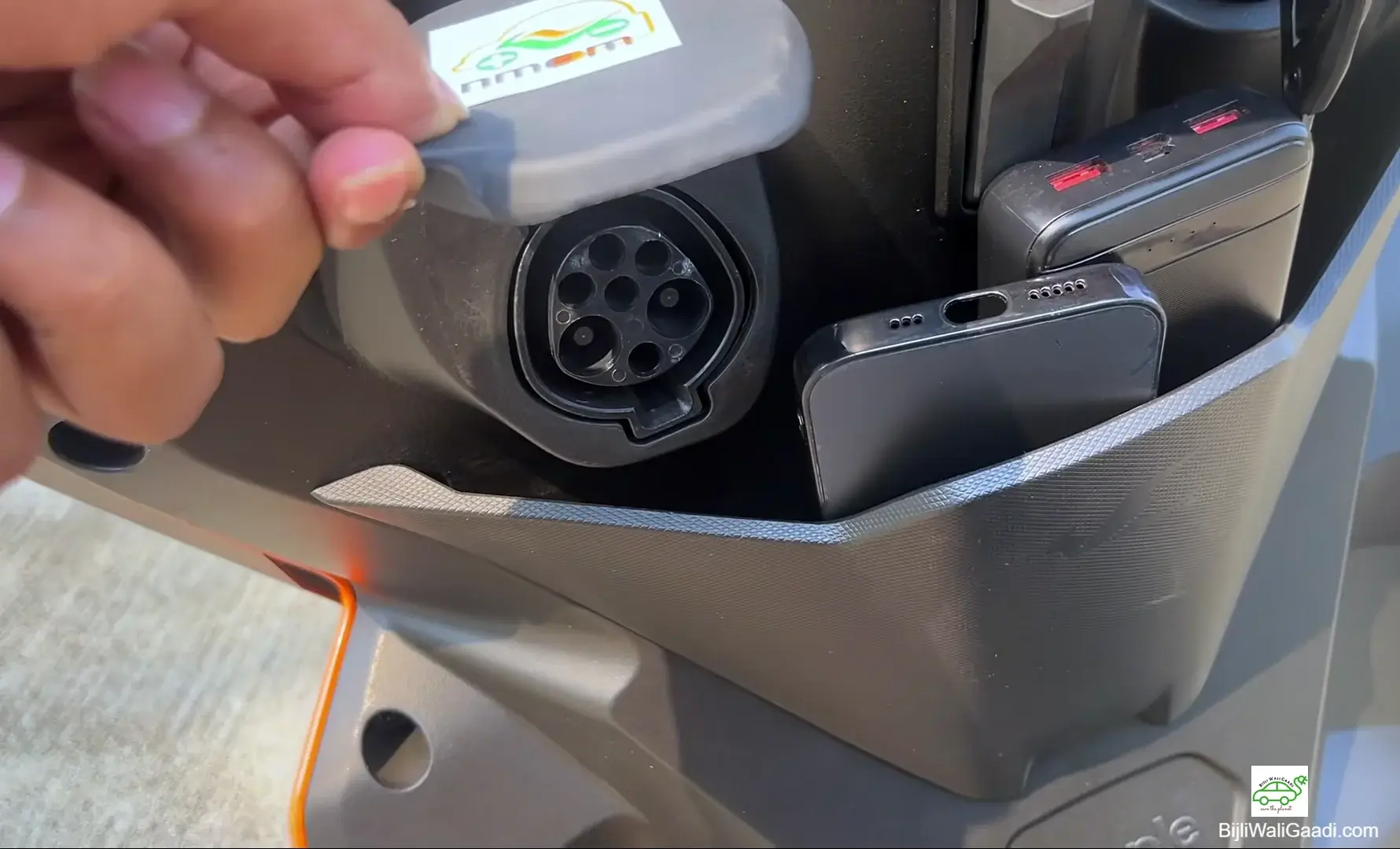 Simple Ultra Electric Scooter Review Image