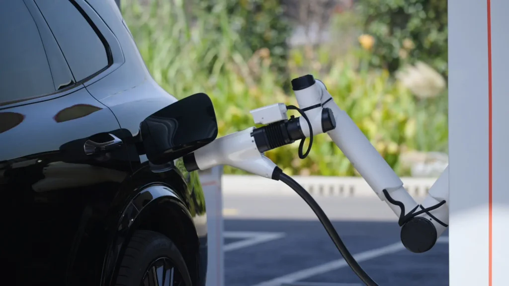 Geely's 2.25 MW Megawatt Charger: 70% in 4.5 Minutes, But What Does Your EV Actually Get?