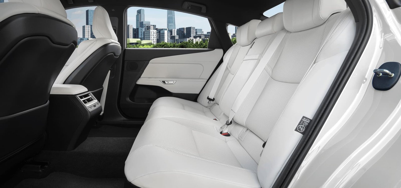 Lexus_350h_Interior_Rear_Seat